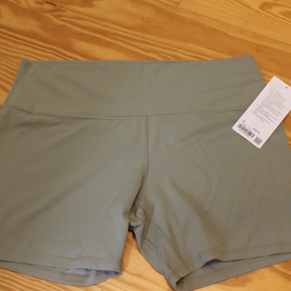 lululemon shorts NWT Super soft Size 20 Olive